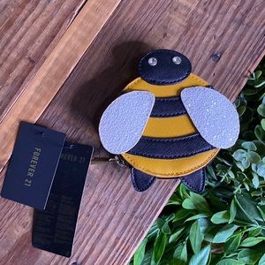 Forever 21 Busy Buzzing Bumbling Bumble Bee Zippered Coin Purse